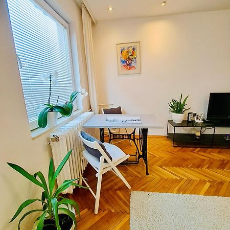 Uma- Urban Mini Apartment Skopje Esterno foto